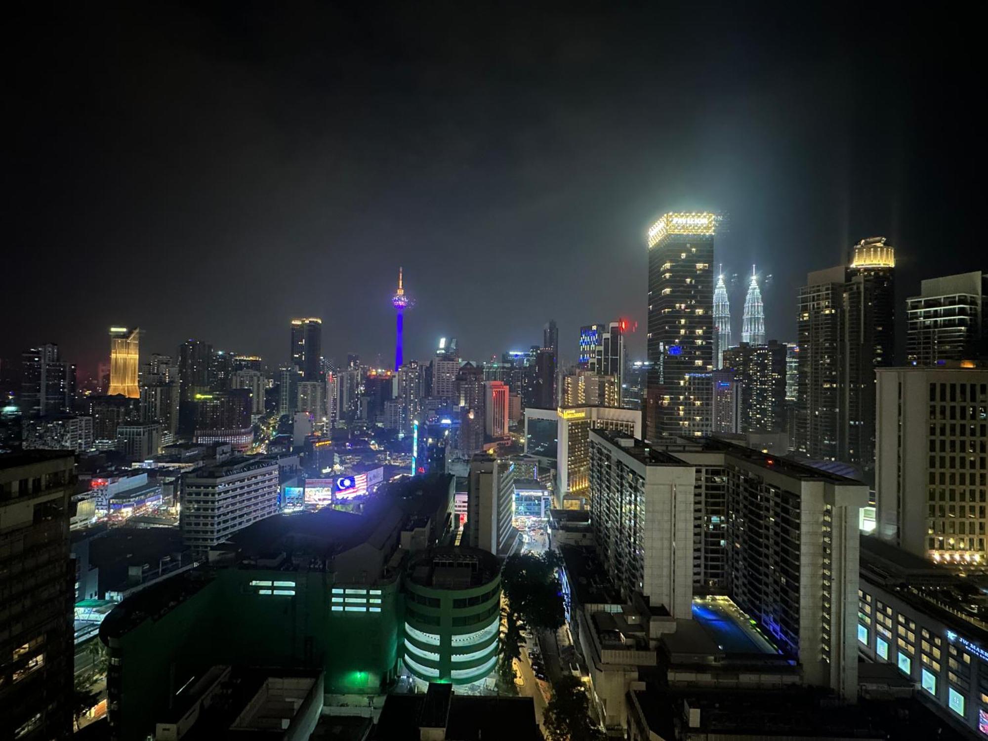 The Axon Suites Bukit Bintang Klcc By Skyscraper Куала Лумпур Екстериор снимка